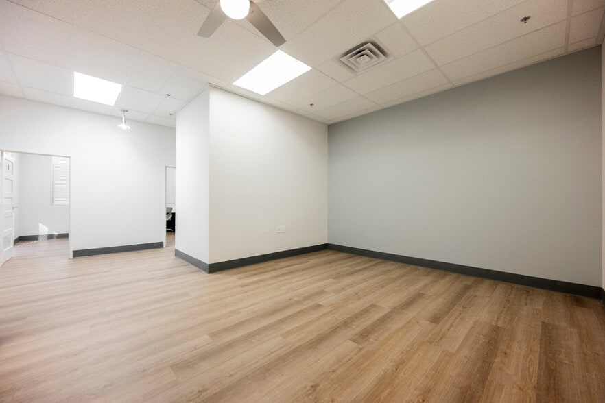 More Photos Of 3680 E Sunset Rd, Las Vegas Office For Sale