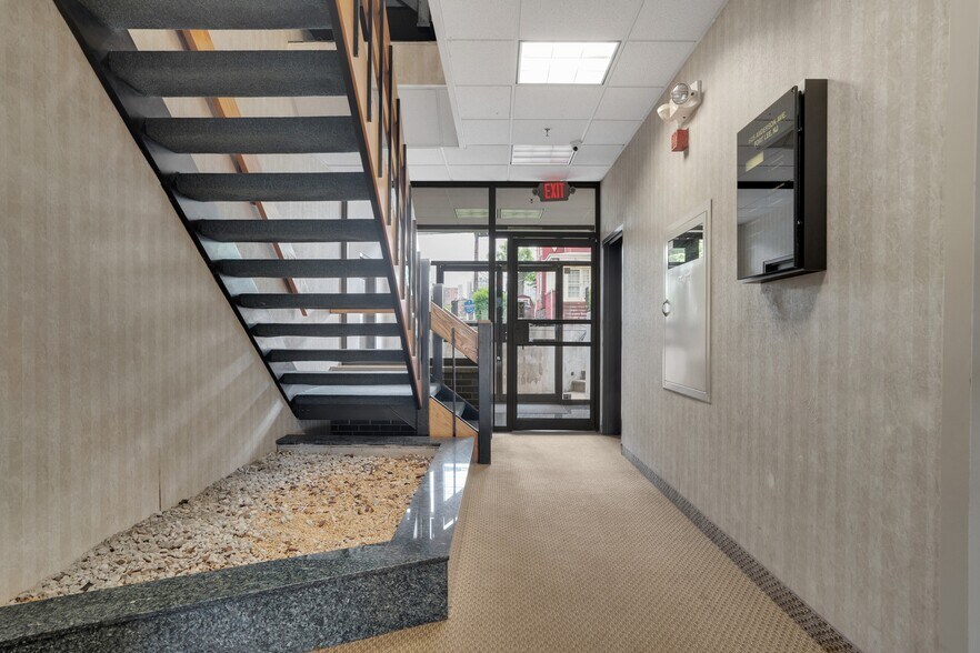 More Photos Of 1625 Anderson Ave, Fort Lee Medical For Lease