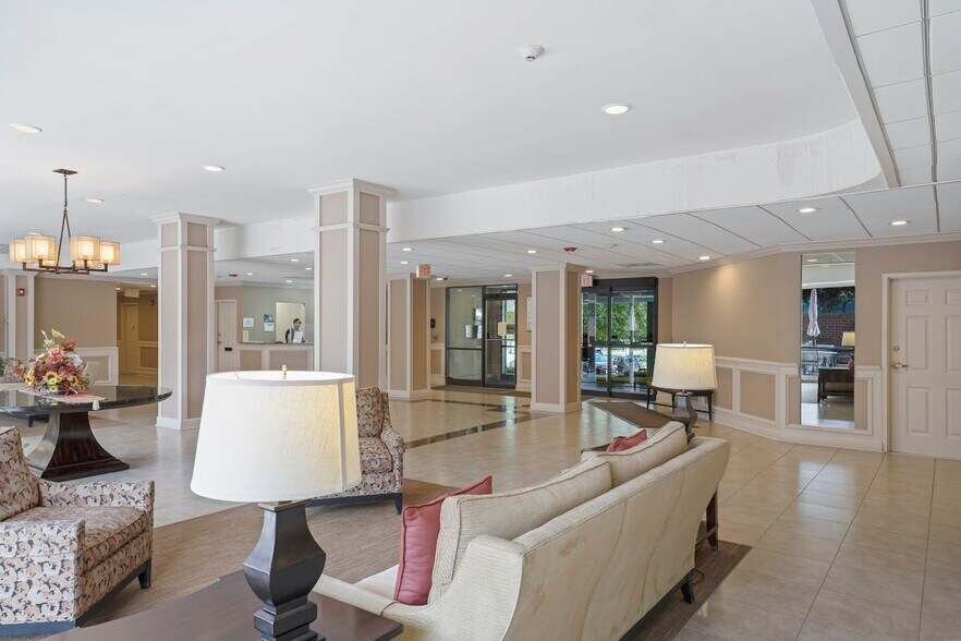 More Photos Of 6800 Fleetwood Rd, McLean Apartments For Lease