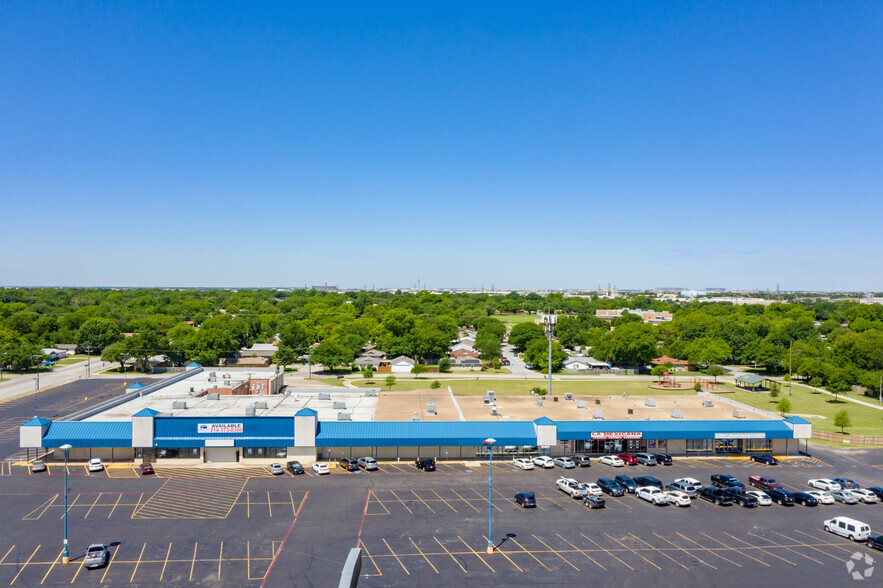 Primary Photo Of 4105-4121 Denton Hwy, Haltom City Unknown For Lease