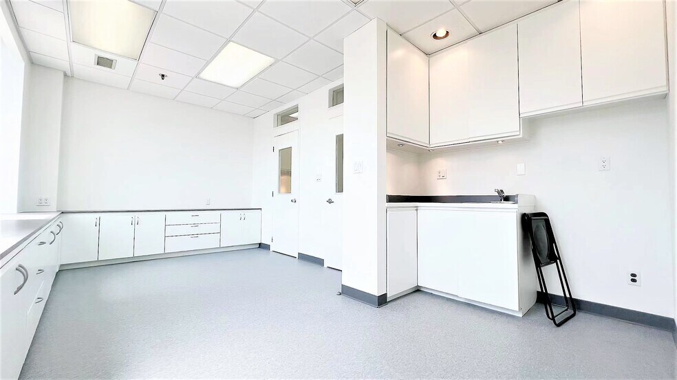 More Photos Of 198-200 Canal St, New York Medical For Sale
