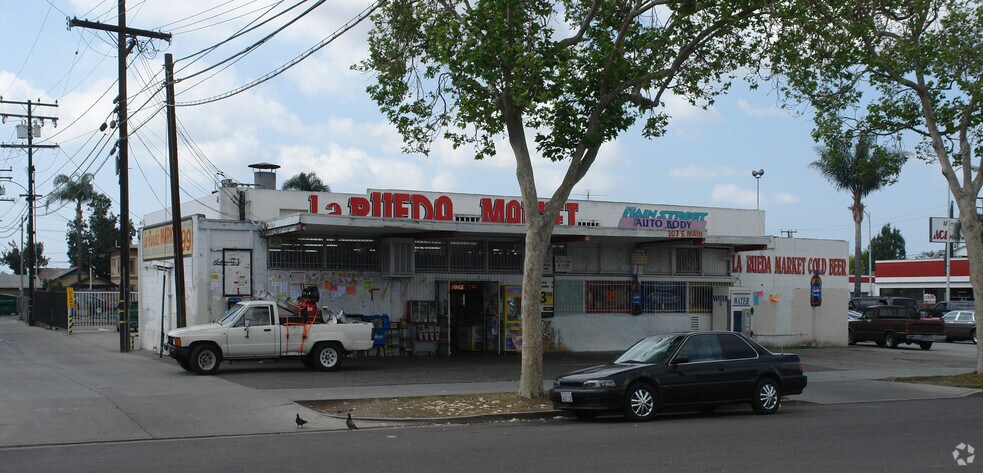 More Photos Of 203-205 S Main St, Santa Ana Freestanding For Sale