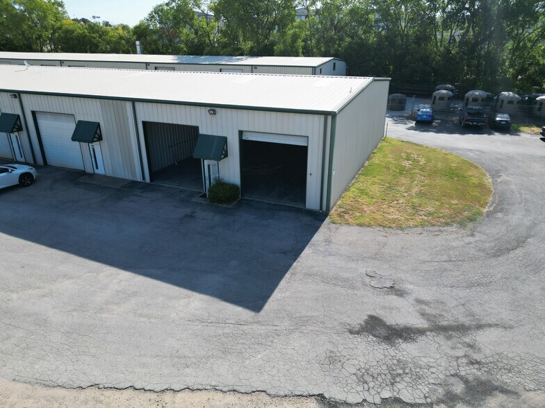 More Photos Of 221 W Interstate 20, Weatherford Warehouse For Lease