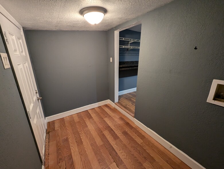 More Photos Of 1901 W Sligh Ave, Tampa Office For Sale