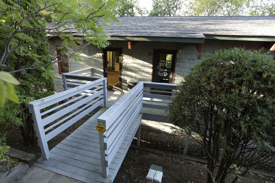 More Photos Of 3701 Shoreline Dr, Orono Coworking Space
