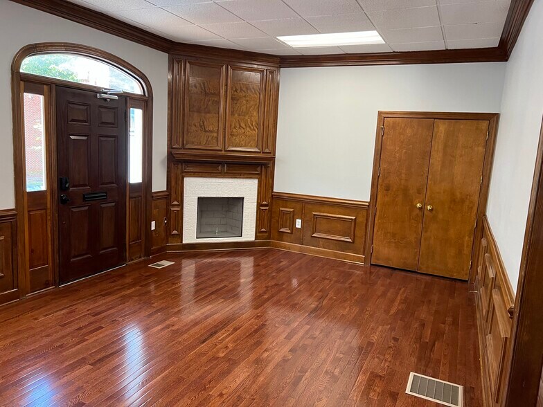 More Photos Of 7412 Chapel Hill Rd, Raleigh Office For Lease