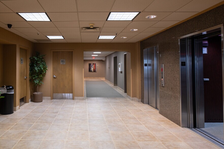 More Photos Of 2402 Wildwood Ave, North Little Rock Medical For Lease