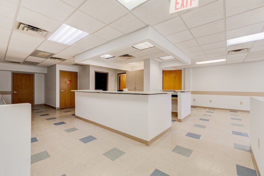 More Photos Of 860 NW Washington Blvd, Hamilton Medical For Lease