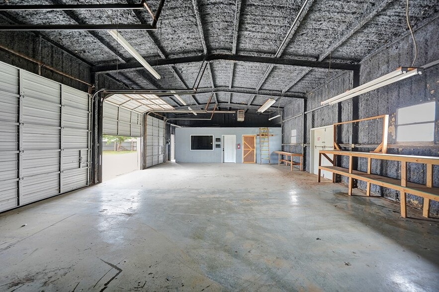 More Photos Of 1418 W County Road 140, Midland Warehouse For Lease