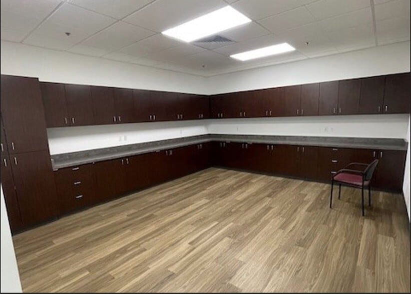 More Photos Of 7815 N Palm Ave, Fresno Office For Lease