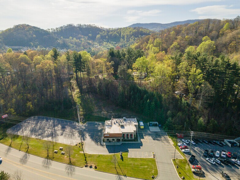 More Photos Of 3334 Asheville Rd, Waynesville Freestanding For Sale