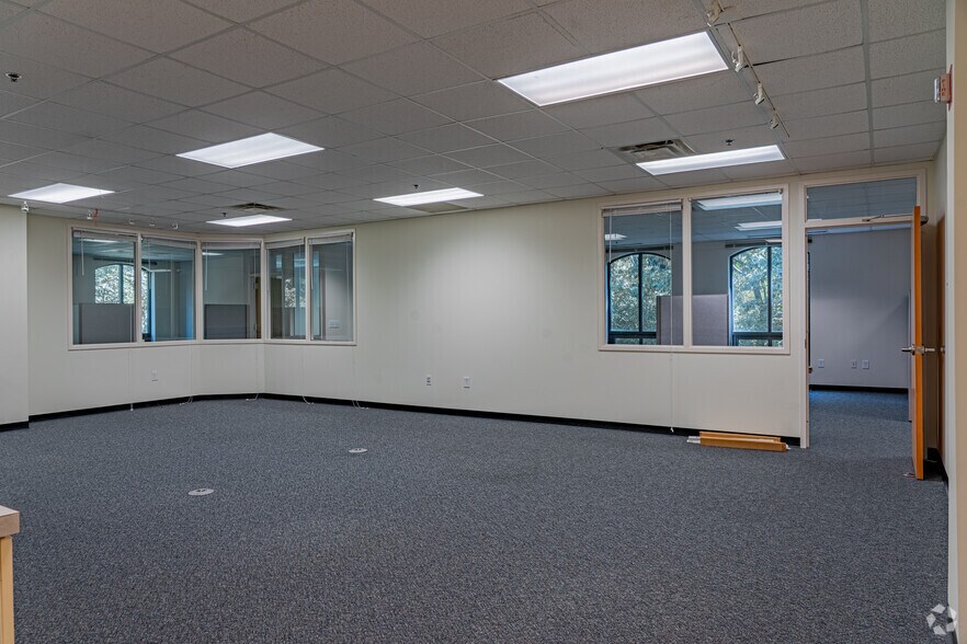 More Photos Of 610 Jones Ferry Rd, Carrboro Medical For Sale