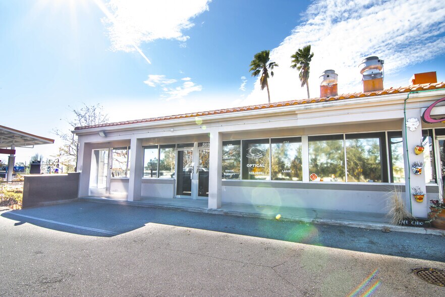 More Photos Of 8695-8697 4th St N, Saint Petersburg Freestanding For Lease