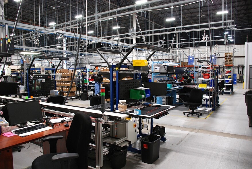 More Photos Of 625 Willow Springs Ln, York Warehouse For Lease