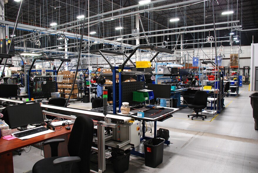 More Photos Of 625 Willow Springs Ln, York Warehouse For Lease