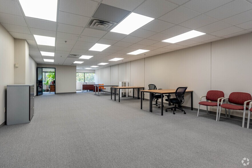 More Photos Of 181 New Rd, Parsippany Office For Lease