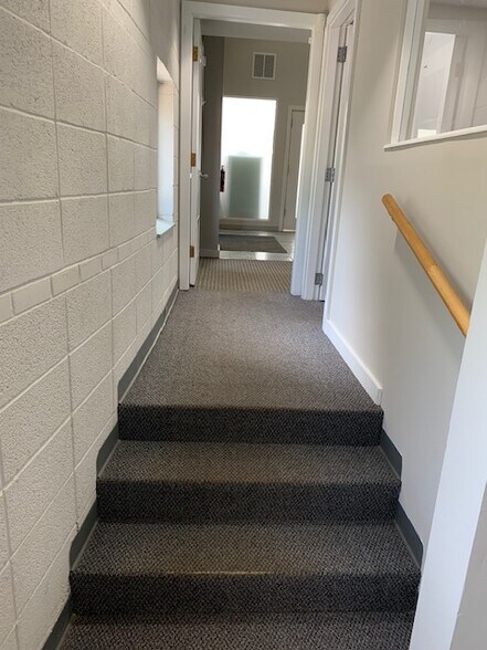 More Photos Of 12425 Knoll Rd, Elm Grove Loft Creative Space For Lease