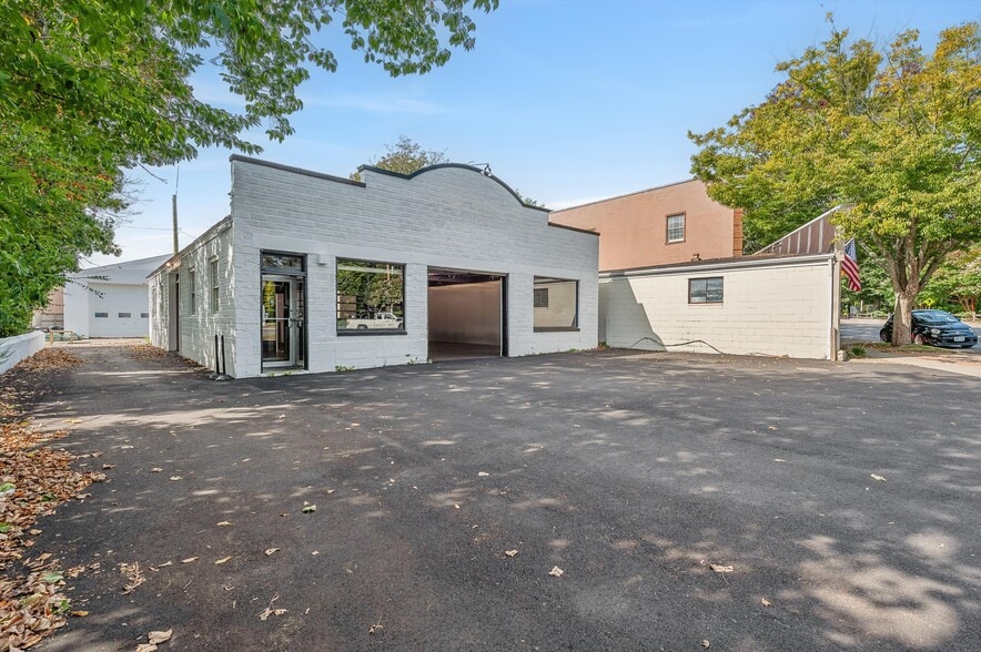 More Photos Of , East Hampton General Retail For Sale