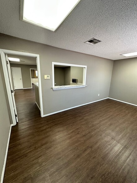 More Photos Of 330 N 4th St, Muskogee Office For Sale