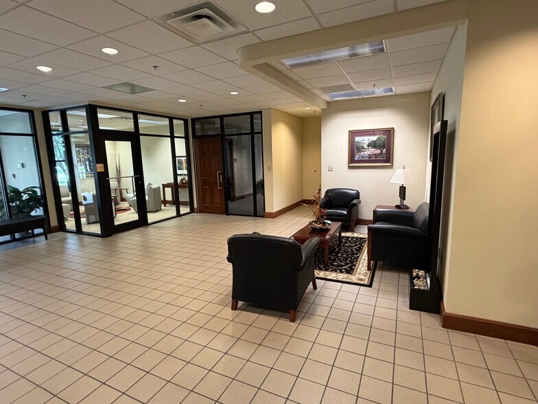 More Photos Of 4757 Oneal Ln, Baton Rouge Office For Sale
