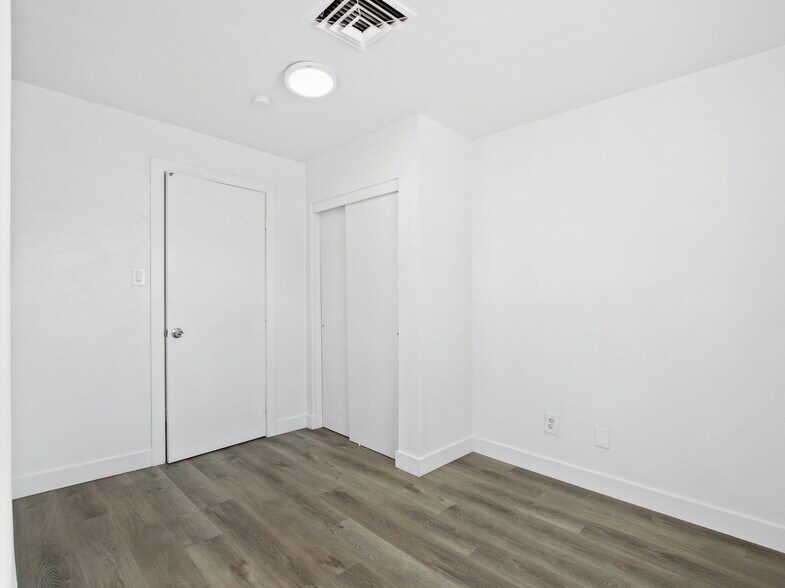 More Photos Of 4309 N 13th Pl, Phoenix Apartments For Sale