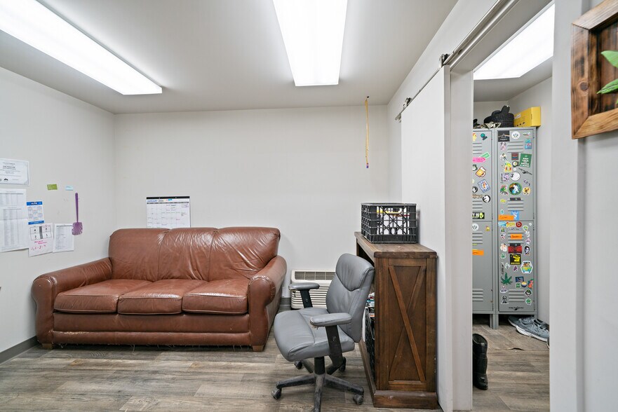 More Photos Of 7795 Thorpe Rd, Bozeman Industrial For Sale