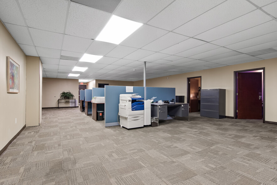 More Photos Of 2725 Center Pl, Melbourne Research And Development For Sale