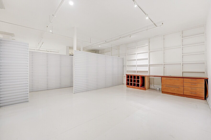 More Photos Of 530 Santa Monica Blvd, Santa Monica Storefront For Lease