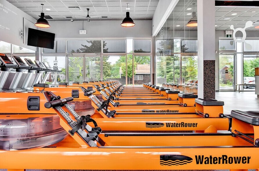 More Photos Of 1820 Strachan Rd SE, Medicine Hat General Retail For Lease