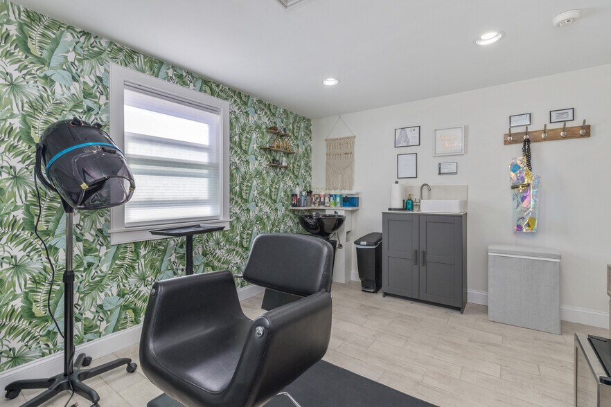 More Photos Of 712 Main St, Hyannis Storefront Retail Office For Sale