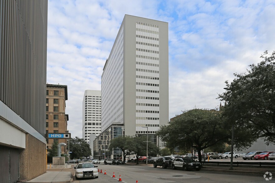 Primary Photo Of 1300 Main St, Houston Office For Lease