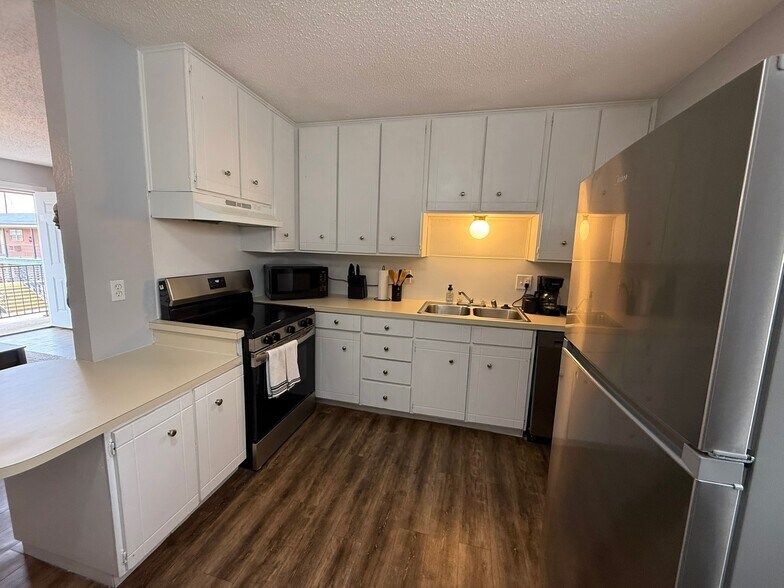 More Photos Of 7410 Quaker Ave, Lubbock Apartments For Sale