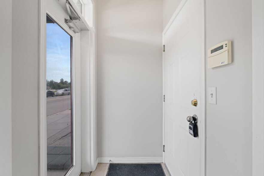 More Photos Of 1922 9th Ave SE, Calgary Storefront Retail Residential For Sale