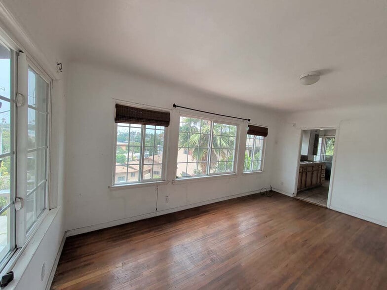 More Photos Of , Los Angeles Unknown For Sale