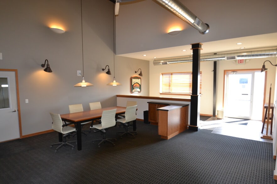 More Photos Of 6915 Raywood Rd, Monona Warehouse For Sale