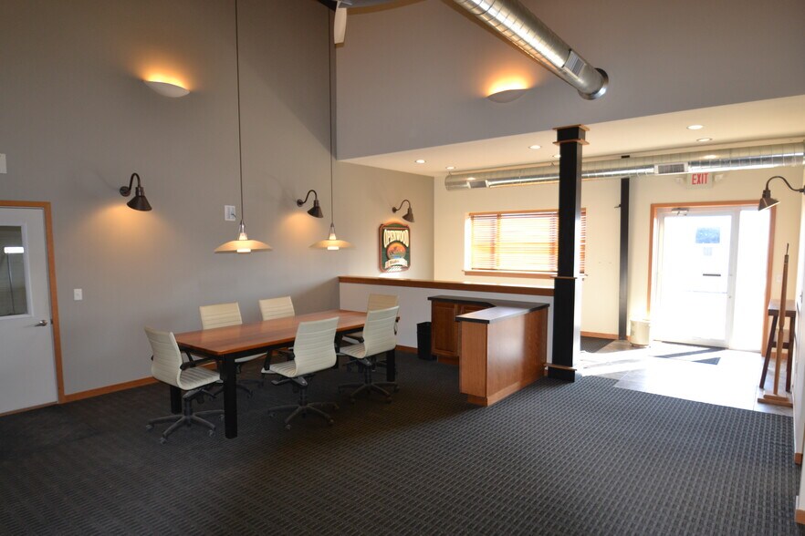 More Photos Of 6915 Raywood Rd, Monona Warehouse For Sale