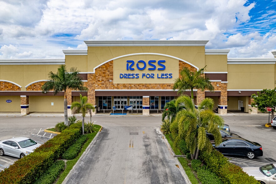 More Photos Of 3201-3383 N State Road 7, Lauderdale Lakes Unknown For Lease