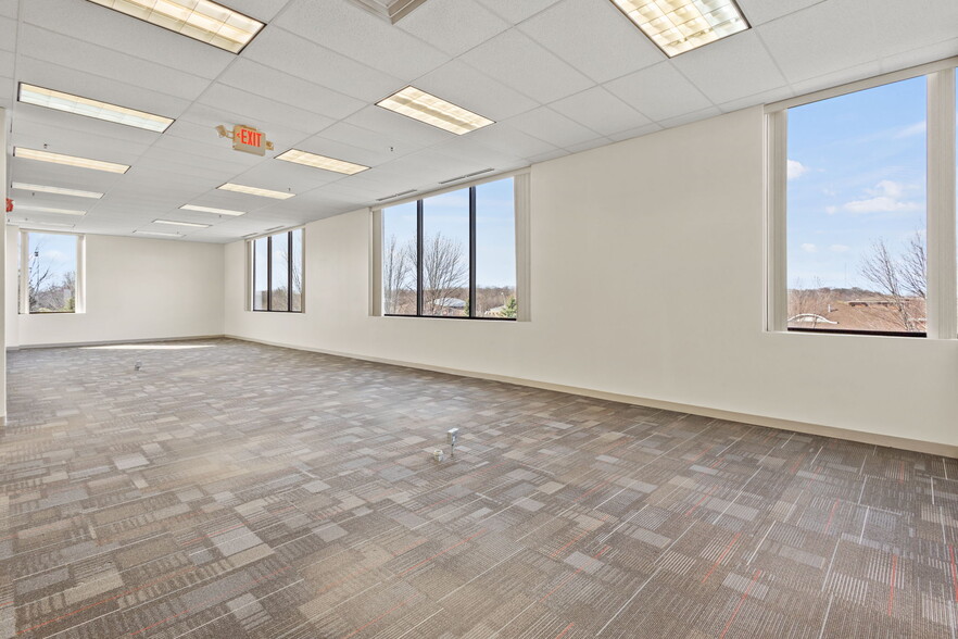 More Photos Of 9645 Lincoln-Way Ln, Frankfort Unknown For Lease