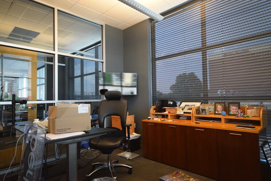More Photos Of 200 S River Market Ave, Little Rock Office For Sale