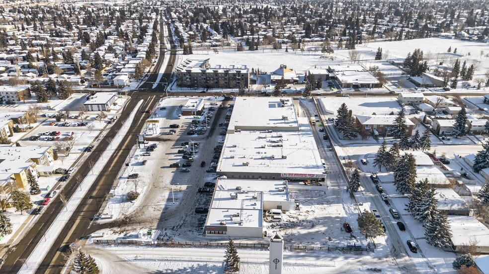 More Photos Of 11411 40th Ave, Edmonton Storefront For Lease