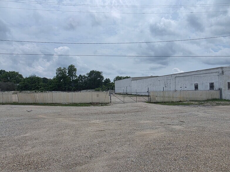 More Photos Of 537 S Craft Hwy, Prichard Warehouse For Lease
