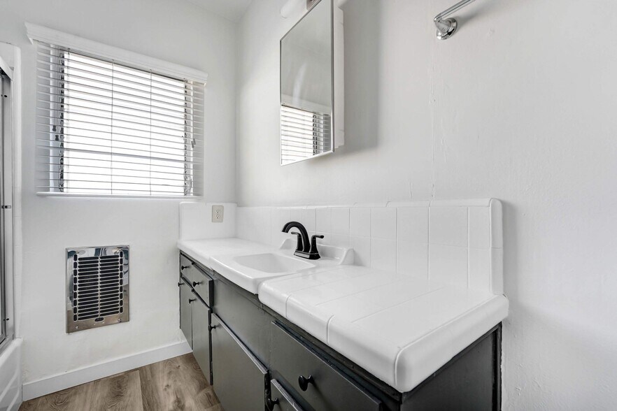 More Photos Of 6626 Darby Ave, Reseda Apartments For Sale