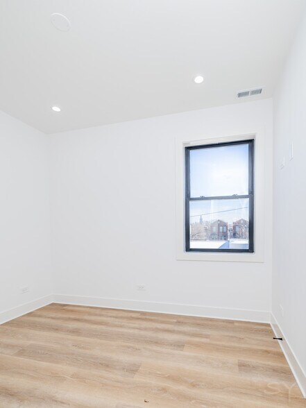 More Photos Of 2327 S Homan Ave, Chicago Apartments For Sale