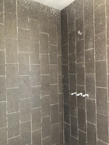 More Photos Of 7418 Chef Menteur Hwy, New Orleans Hotel For Sale