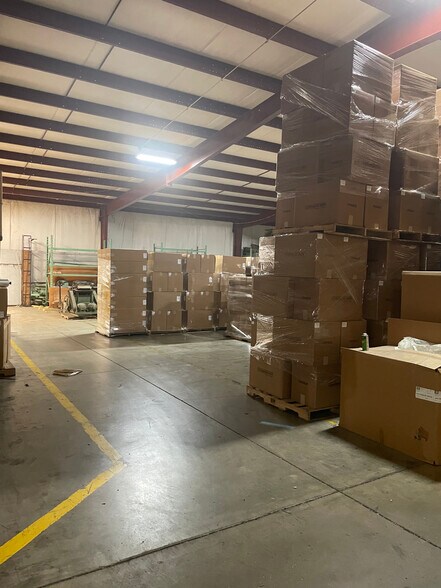 More Photos Of 28680 Holiday Place, Elkhart Distribution For Lease