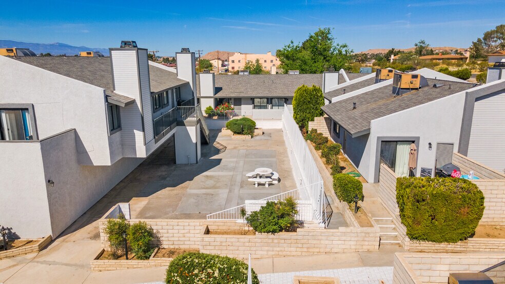 More Photos Of 19087 Allegheny Rd, Apple Valley Apartments For Sale