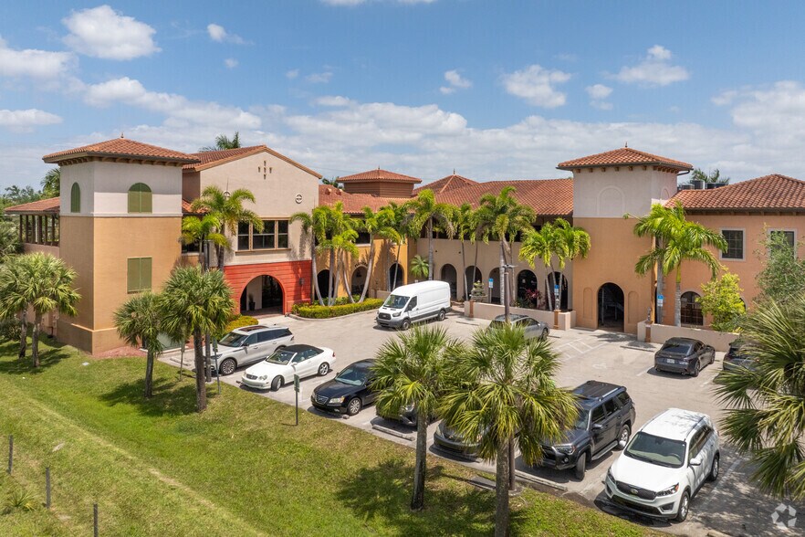 More Photos Of 9681 Gladiolus Dr, Fort Myers Office For Lease