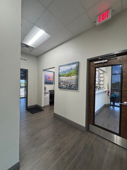 More Photos Of 150 Stephen P Yokich Pky, Spring Hill Storefront Retail Office For Lease