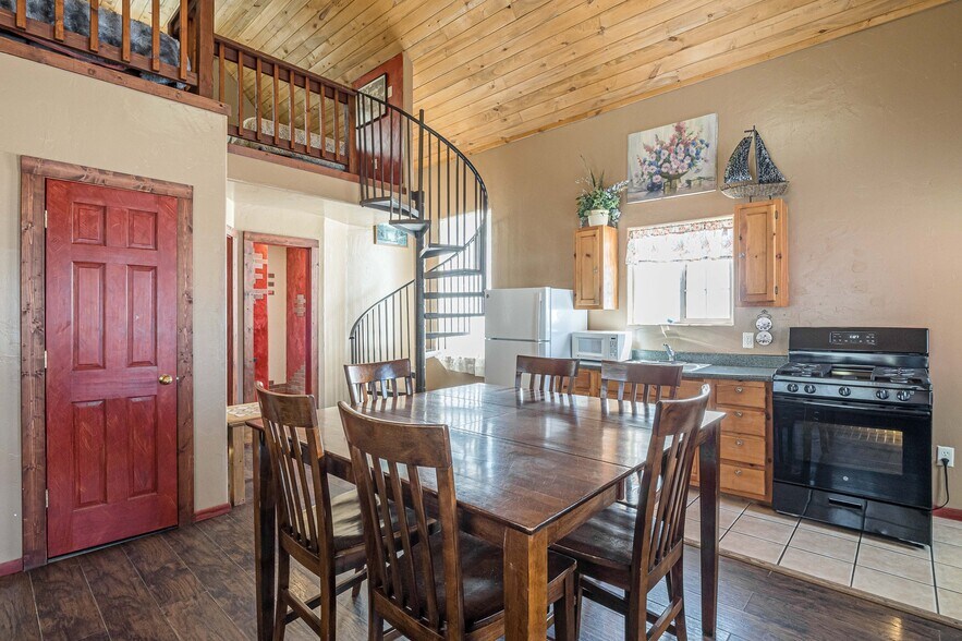 More Photos Of 21221 Baron Lake Dr, Cedaredge Hotel For Sale