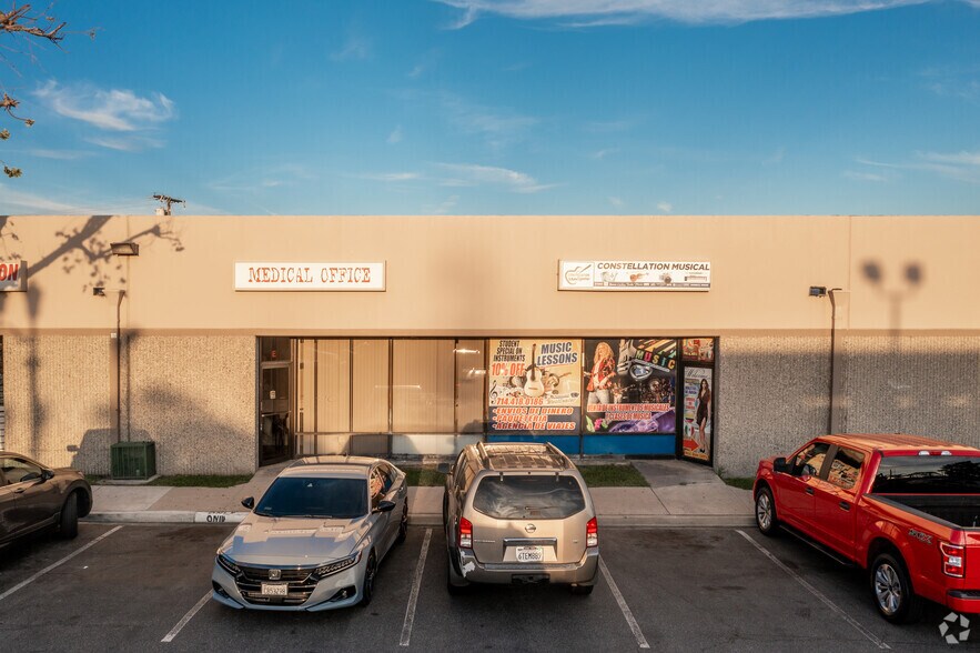More Photos Of 3701 W McFadden Ave, Santa Ana Light Manufacturing For Lease